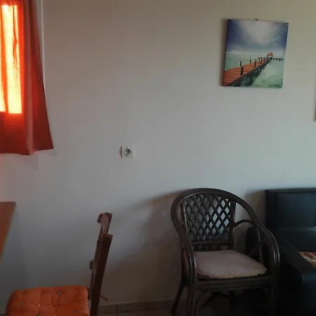 Apartment Orange Fodele